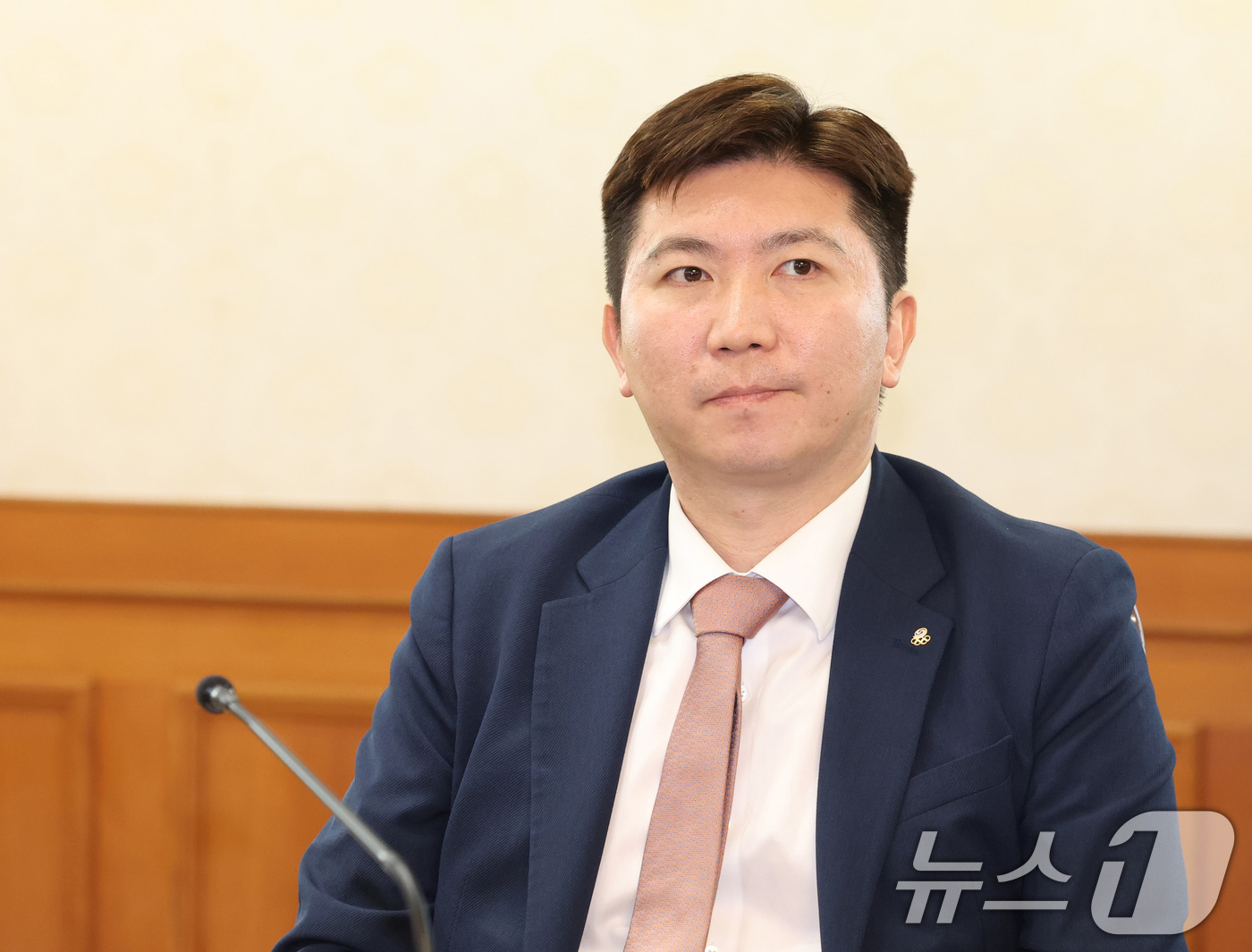 (서울=뉴스1) 이종덕 기자 = 유승민 대한체육회장이 4일 오후 서울 종로구 정부서울청사에서 열린 국가스포츠정책위원회 첫 회의에 참석해 자리하고 있다. 2026.9.4/뉴스1