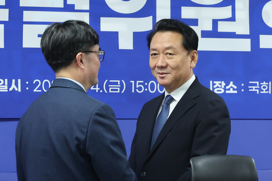 대화하는 이광재·임기근