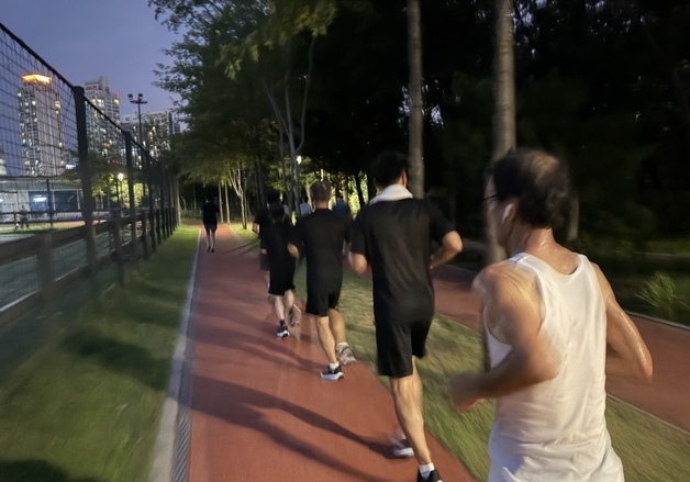 "노숙·실직 딛고 달렸다"…서울 '희망의 인문학' 참여자 8명 마라톤 도전