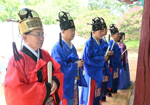 김진열 대구 군위군수, 향교서 고유례…군민 안녕 기원