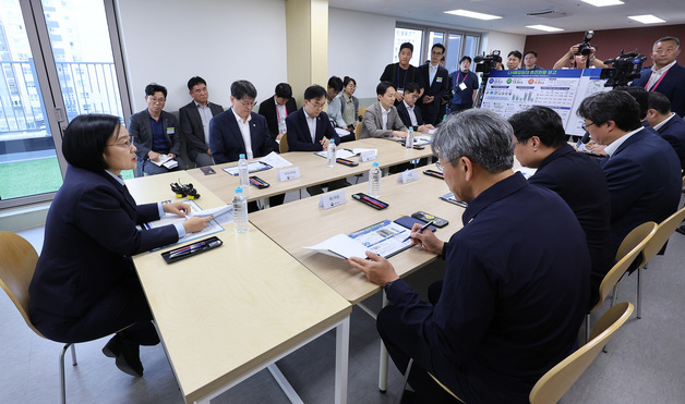 한성숙 국무총리, 동대문구 신축매입 사업 현장 방문