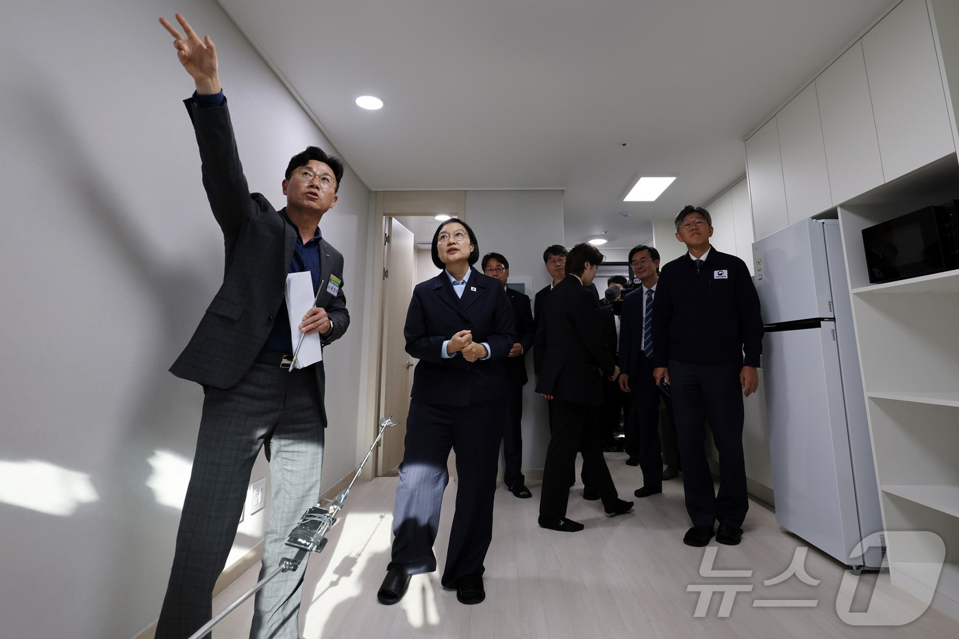 (서울=뉴스1) 김성진 기자 = 한성숙 국무총리가 4일 서울 동대문구 도시형 생활주택에 방문해 신축매입 사업 현장점검을 하고 있다. (공동취재) 2026.9.4/뉴스1