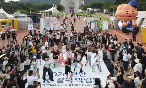 K-컬처 보고, 황새 만나고, 대하 한입…충남 가을 주말 '들썩'