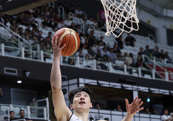'이정현 27점' 남자 농구, 필리핀과 첫 평가전서 81-55 완승