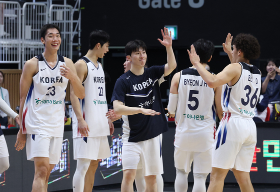 필리핀전 승리한 한국 농구대표팀