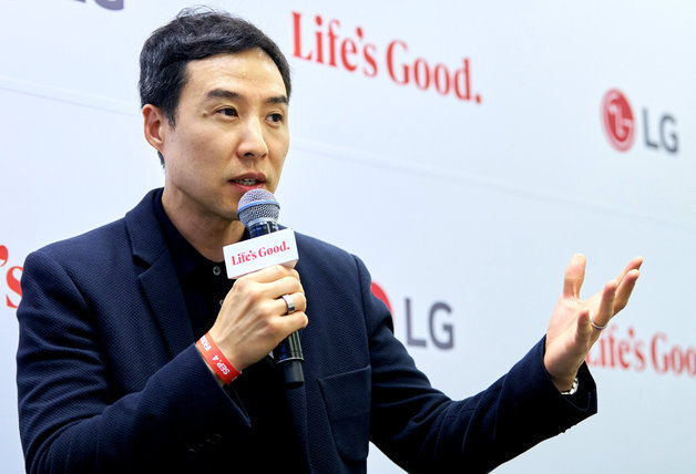 LG전자, AI 집사 '씽큐 클로' 연내 출시…구독·커머스 모델 검토