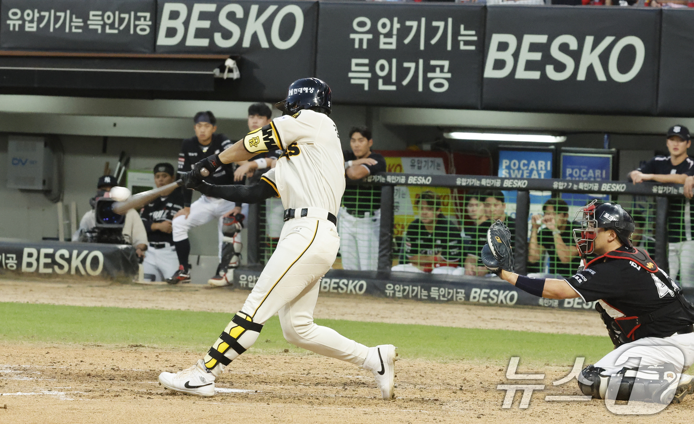 (광주=뉴스1) 김태성 기자 = 5일 광주 챔피언스필드에서 열린 프로야구 2026 신한 SOL KBO리그 KIA 타이거즈와 KT위즈의 경기 5회말 3대 3 동점 상황, 기아 김도영 …