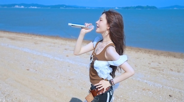 아이브 리즈, 솔로곡 '언리얼' 스페셜 클립 깜짝 공개…청량 에너지