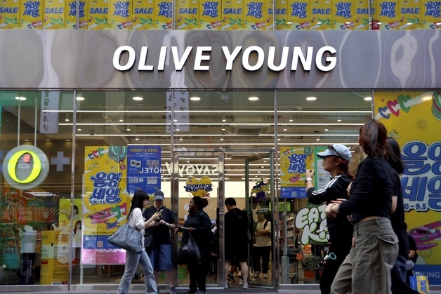 CJ올리브영, 올영세일서 흡착팩 검색량 5배 증가…IP상품 인기 확인