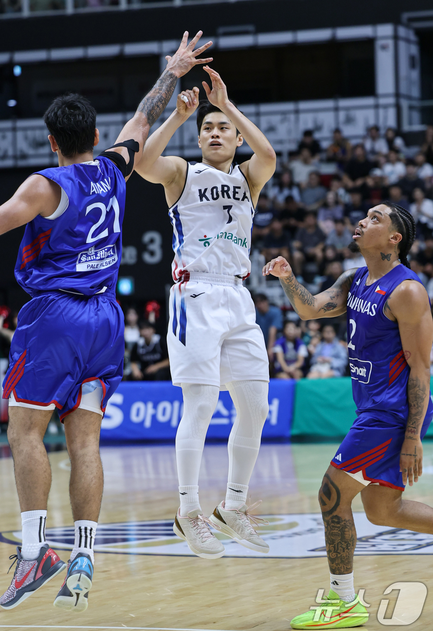 (수원=뉴스1) 김도우 기자 = 6일 경기도 수원시 KT소닉붐아레나에서 열린 남자농구 국가대표 평가전 대한민국과 필리핀의 경기, 대한민국 유기상이 3점슛 시도하고 있다. 2026. …
