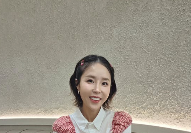 '신혼' 신지, 42㎏ '뼈말라' 근황…홀쭉 얼굴 깜짝 [N샷]