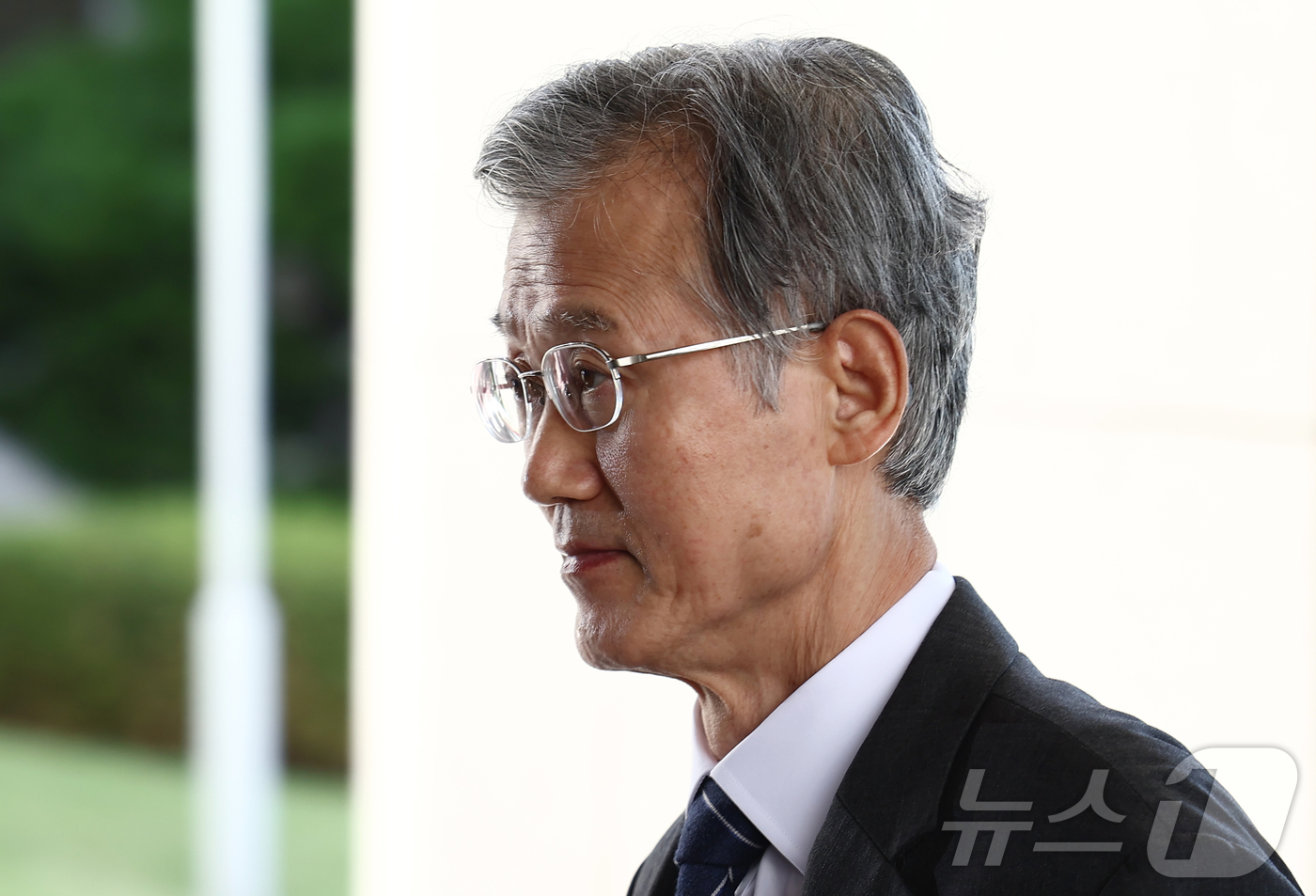 (서울=뉴스1) 김민지 기자 = 조희대 대법원장이 7일 오전 서울 서초구 대법원으로 출근하고 있다. 2026.9.7/뉴스1
