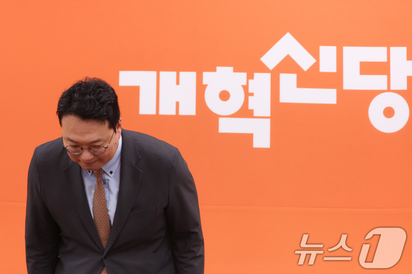 (서울=뉴스1) 신웅수 기자 = 천하람 개혁신당 당대표 권한대행 겸 원내대표가 7일 서울 여의도 국회에서 열린 비상대책위원회 설치 당헌 개정안 찬반투표 실시 관련 기자간담회에 앞서 …
