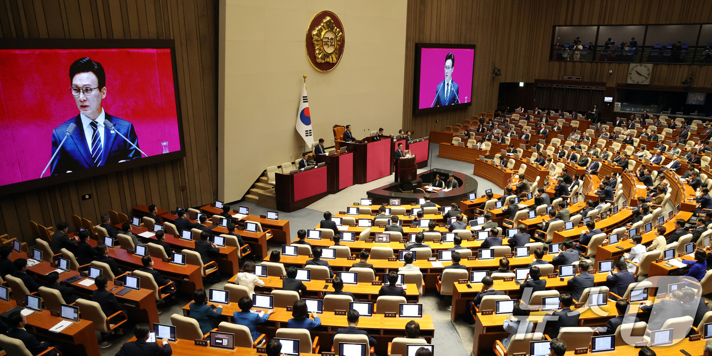(서울=뉴스1) 황기선 기자 = 김민석 더불어민주당 대표가 7일 오전 서울 여의도 국회에서 열린 제439회국회(정기회) 제3차 본회의에서 교섭단체 대표연설을 하고 있다. 2026. …