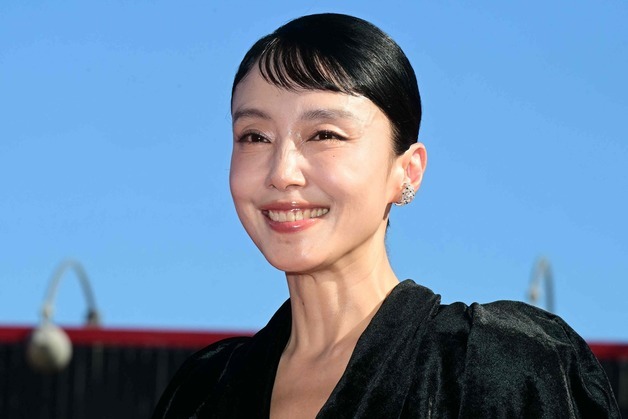 "전도연, 100년에 한 번 나올 명연기" 극찬…베니스서 '가능한 사랑' 최초 공개