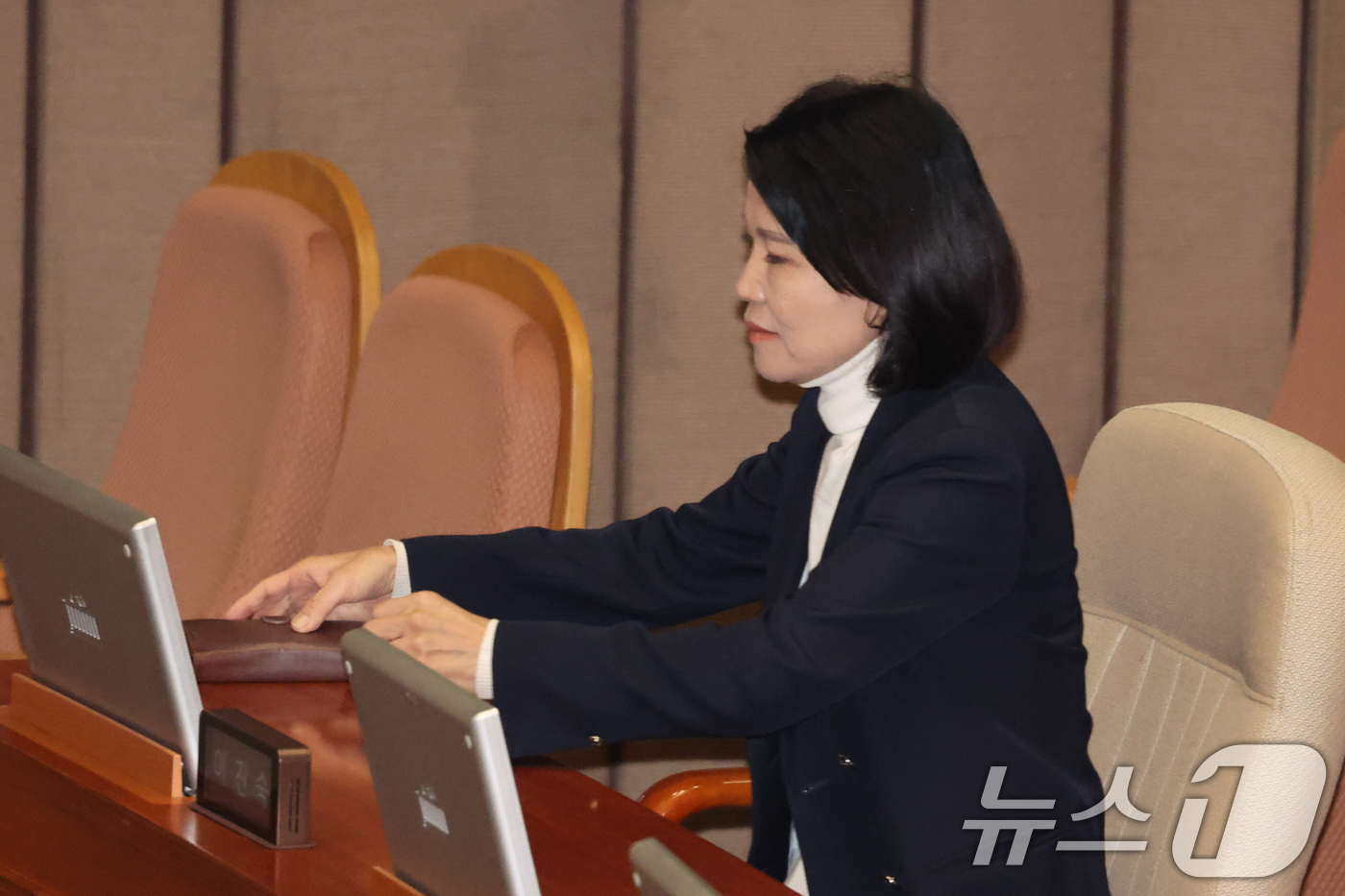 (서울=뉴스1) 황기선 기자 = 이진숙 국민의힘 의원이 7일 오전 서울 여의도 국회에서 열린 제439회국회(정기회) 제3차 본회의에 자리하고 있다. 2026.9.7/뉴스1