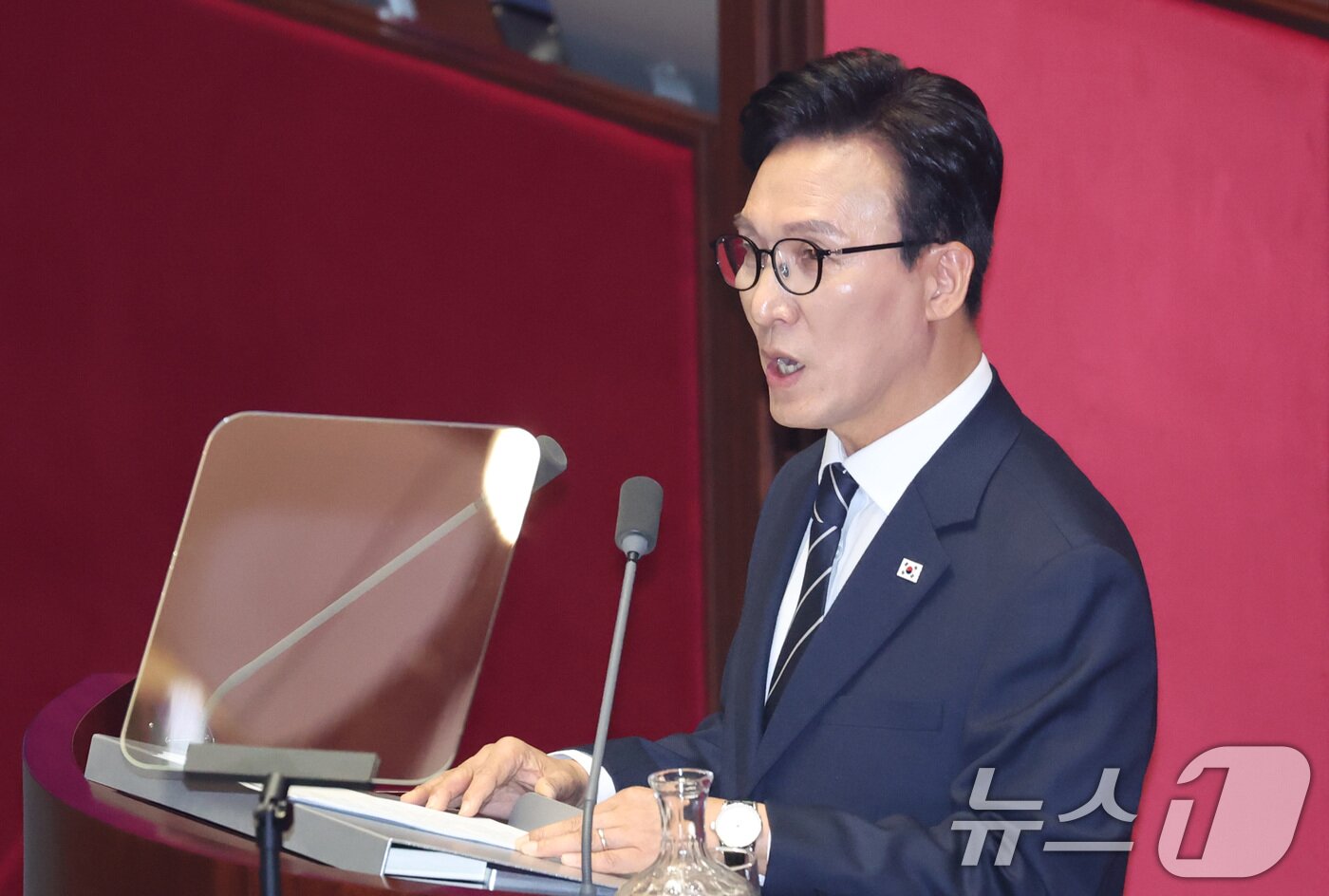 본문 이미지 - 김민석 더불어민주당 대표가 7일 오전 서울 여의도 국회에서 열린 제439회국회(정기회) 제3차 본회의에서 국정에 관한 교섭단체 대표연설을 하고 있다. 2026.9.7 ⓒ 뉴스1 신웅수 기자