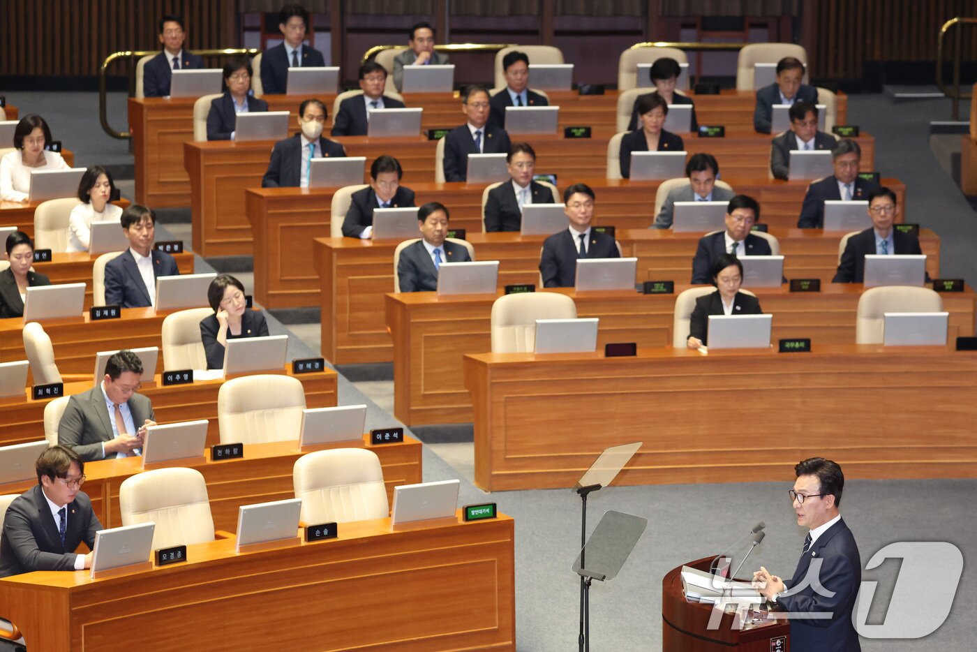 본문 이미지 - 김민석 더불어민주당 대표가 7일 오전 서울 여의도 국회에서 열린 제439회 국회(정기회) 제3차 본회의에서 국정에 관한 교섭단체 대표연설을 하고 있다. 2026.9.7 ⓒ 뉴스1 신웅수 기자