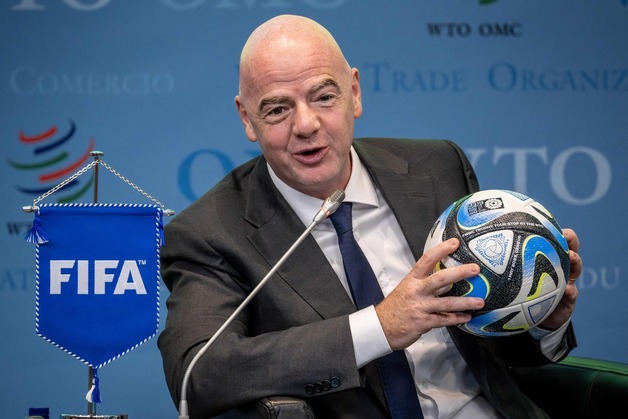 '사퇴 압박' 인판티노 FIFA 회장, 연임 의지 재확인…"달라진 것 없어"