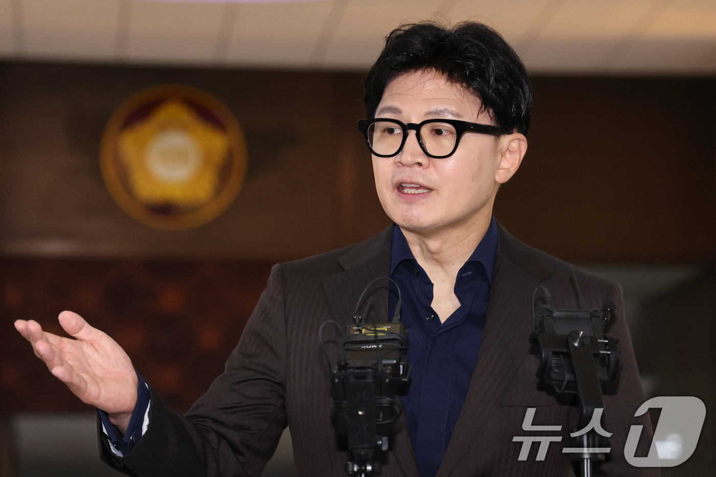 (서울=뉴스1) 신웅수 기자 = 한동훈 무소속 의원이 7일 서울 여의도 국회에서 김승원 법무부 장관 후보자 의혹과 관련해 취재진의 질의에 답변하고 있다. 2026.9.7/뉴스1