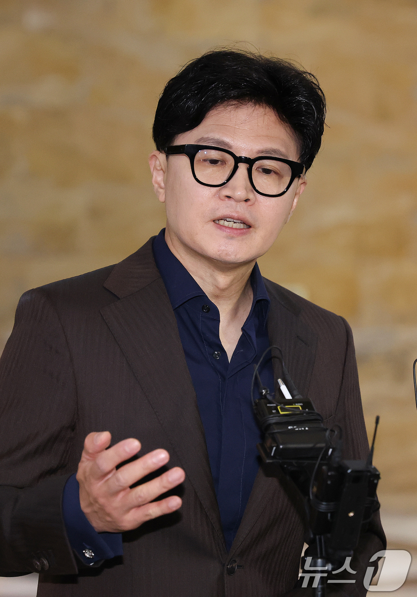 (서울=뉴스1) 신웅수 기자 = 한동훈 무소속 의원이 7일 서울 여의도 국회에서 김승원 법무부 장관 후보자 의혹과 관련해 취재진의 질의에 답변하고 있다. 2026.9.7/뉴스1