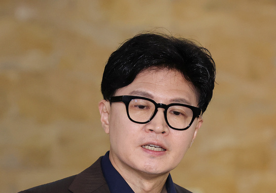 브리핑하는 한동훈