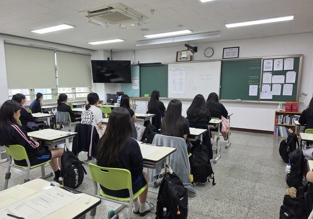 경북교육청, 교사 89명 제작 수능 모의평가…문제·해설 제공