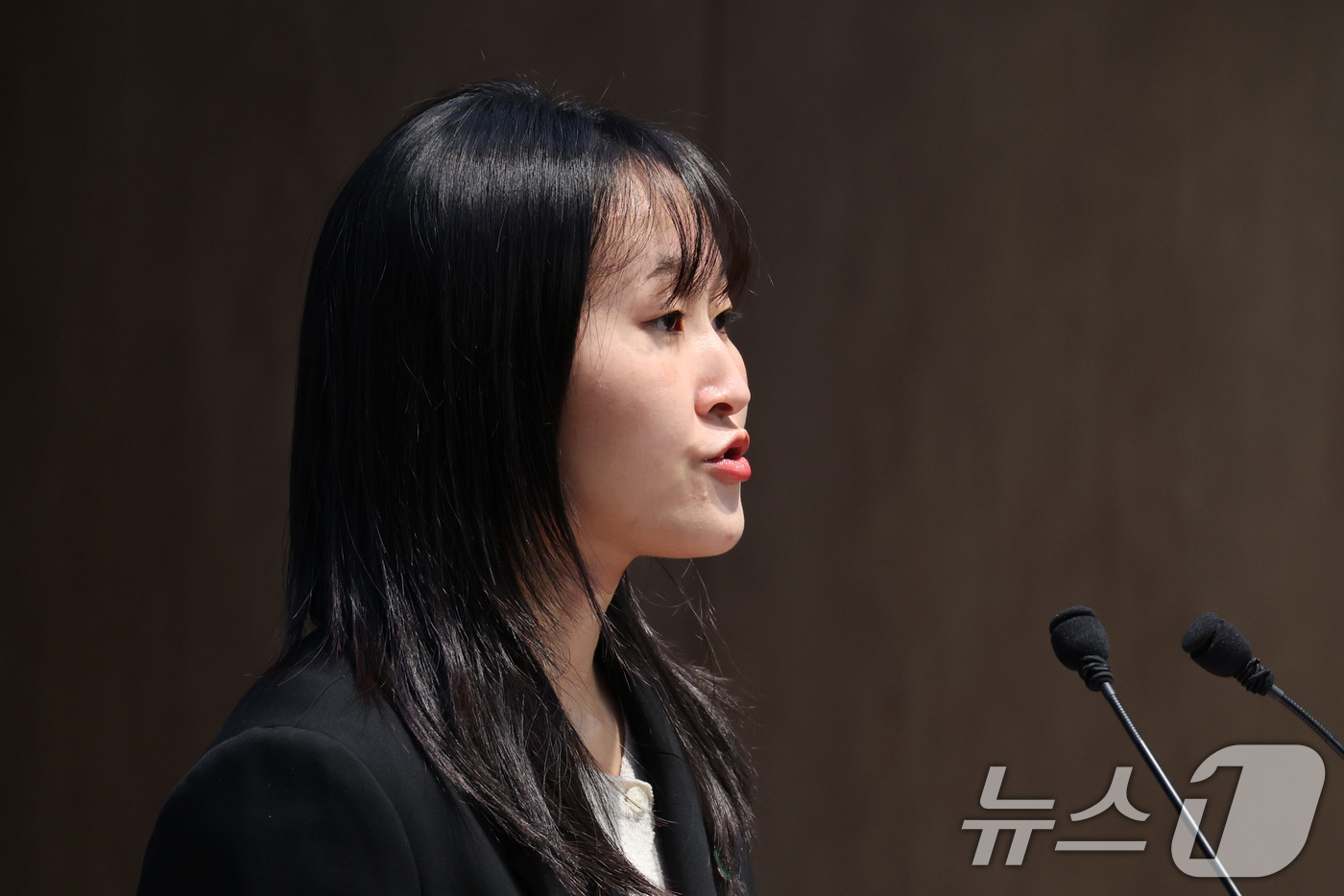 (서울=뉴스1) 신웅수 기자 = 노서영 기본소득당 대변인이 7일 서울 여의도 국회 소통관에서 용혜인 성평등가족부 장관 후보자 의혹 관련 반박 기자회견을 하고 있다. 2026.9.7 …