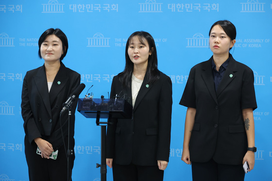 용혜인 후보자 관련 답변하는 기본소득당 대변인