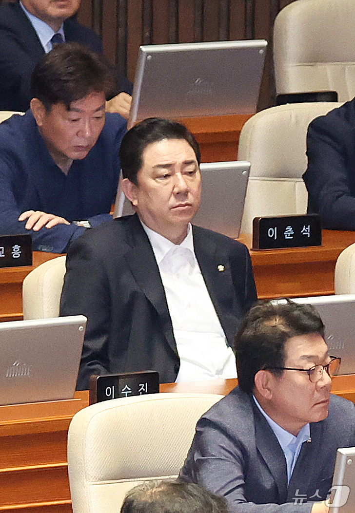 (서울=뉴스1) 신웅수 기자 = 김병기 무소속 의원이 7일 서울 여의도 국회에서 열린 제439회국회(정기회) 제3차 본회의에서 김민석 더불어민주당 대표의 국정에 관한 교섭단체 대표 …