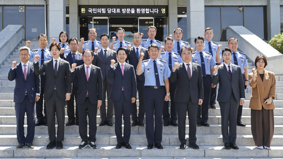 장동혁, '사관학교 통합' 이슈 정조준…"국방 붕괴가 목표" (종합)