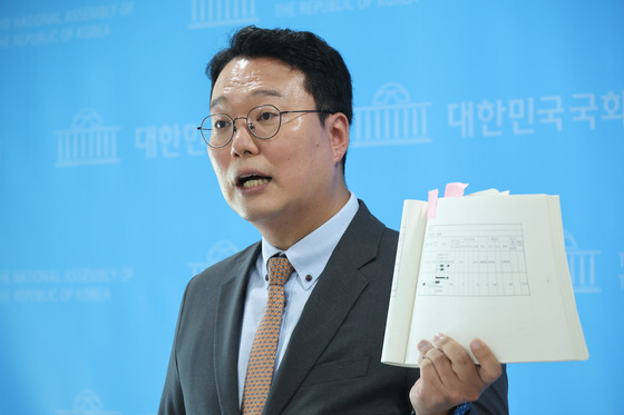 기자회견하는 천하람 권한대행