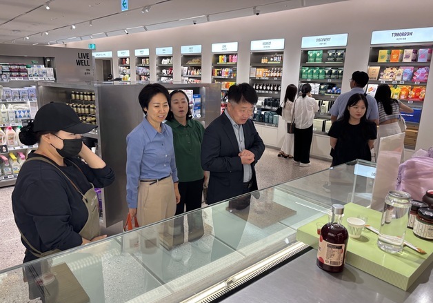 강원산 토마토고추장·솔잎차, 하우스오브신세계 청담점서 시범 판매