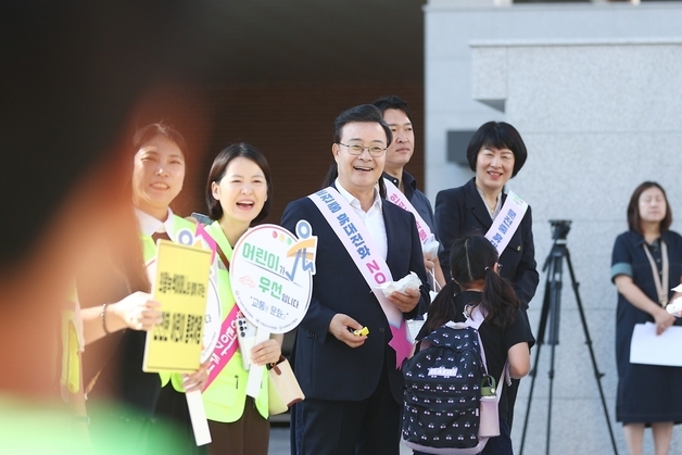 의왕 고천초 신축 이전 개교…김성제 "안전하고 쾌적한 교육환경 조성"