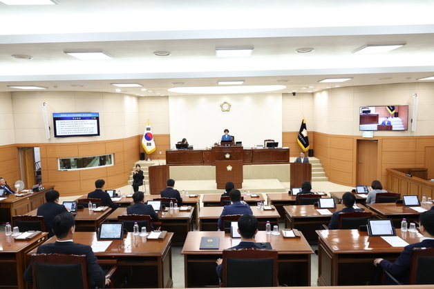 대전 유성구의회 288회 정례회 개회…17일간 의정활동 돌입
