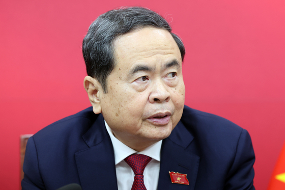 인사말하는 쩐 타잉 먼 베트남 국회의장
