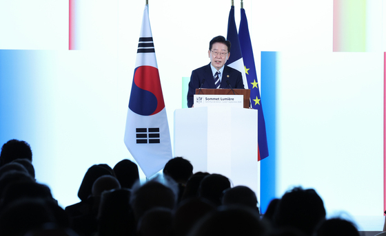 뤼미에르 서밋 개막연설하는 이재명 대통령