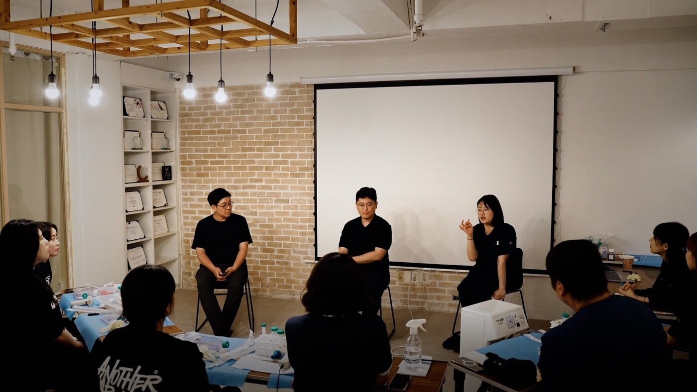 본문 이미지 - 벳아너스 엑스퍼트 비지팅 프로그램에서 패널 토론을 진행하는 SNC동물메디컬센터 관계자들(벳아너스 제공) ⓒ 뉴스1