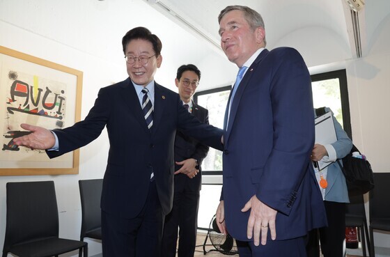 찰스 리브킨 미국영화협회장 맞이하는 이재명 대통령