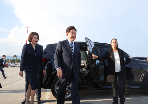 뤼미에르 서밋 일정 마친 이재명 대통령