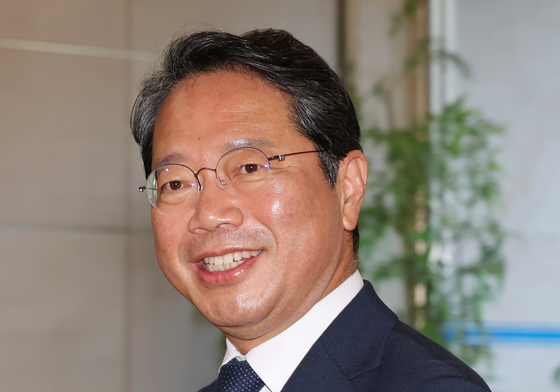 미소 보이는 김승원 법무부 장관 후보자