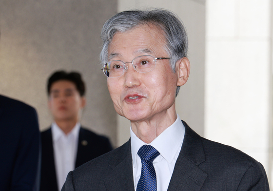 질문 답변하는 조희대 대법원장