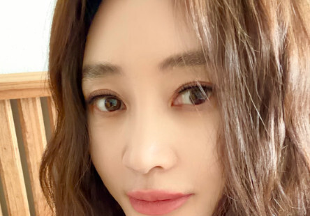 56세 김혜수, 독보적 초동안 미모…'지금 불륜' 비하인드 사진 공개 [N샷]