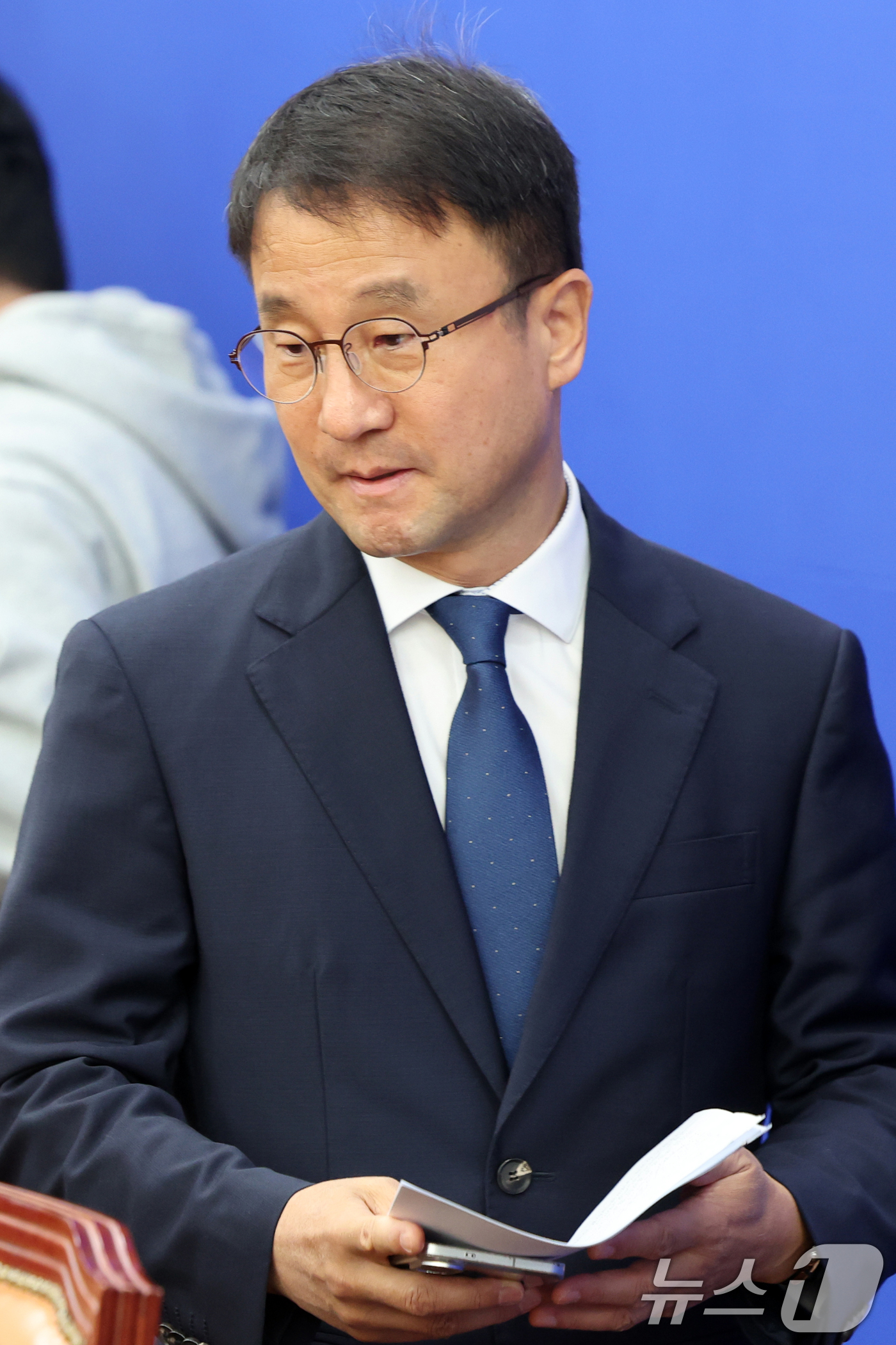 (서울=뉴스1) 황기선 기자 = 한병도 더불어민주당 원내대표가 8일 오전 서울 여의도 국회에서 열린 원내대책회의에 참석하고 있다.  2026.9.8/뉴스1