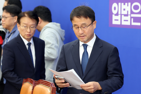 회의 참석하는 한병도 원내대표