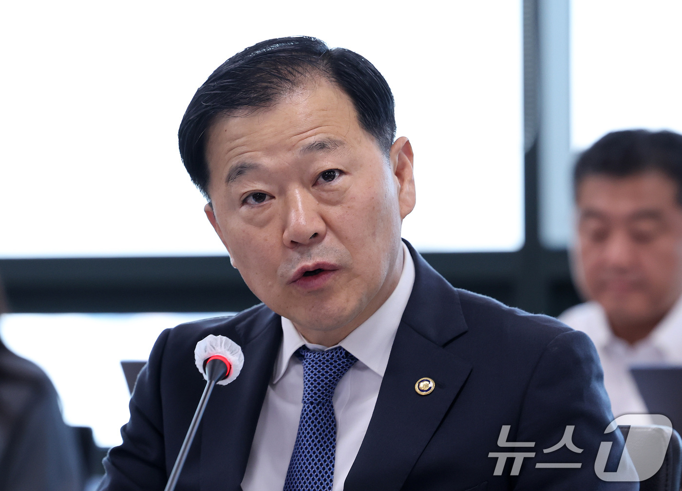 (서울=뉴스1) 박지혜 기자 = 건강보험정책심의위원회 위원장인 이형훈 보건복지부 제2차관이 8일 서울 서초구 건강보험심사평가원에서 열린 제15차 건강보험정책심의위원회에서 모두발언을 …