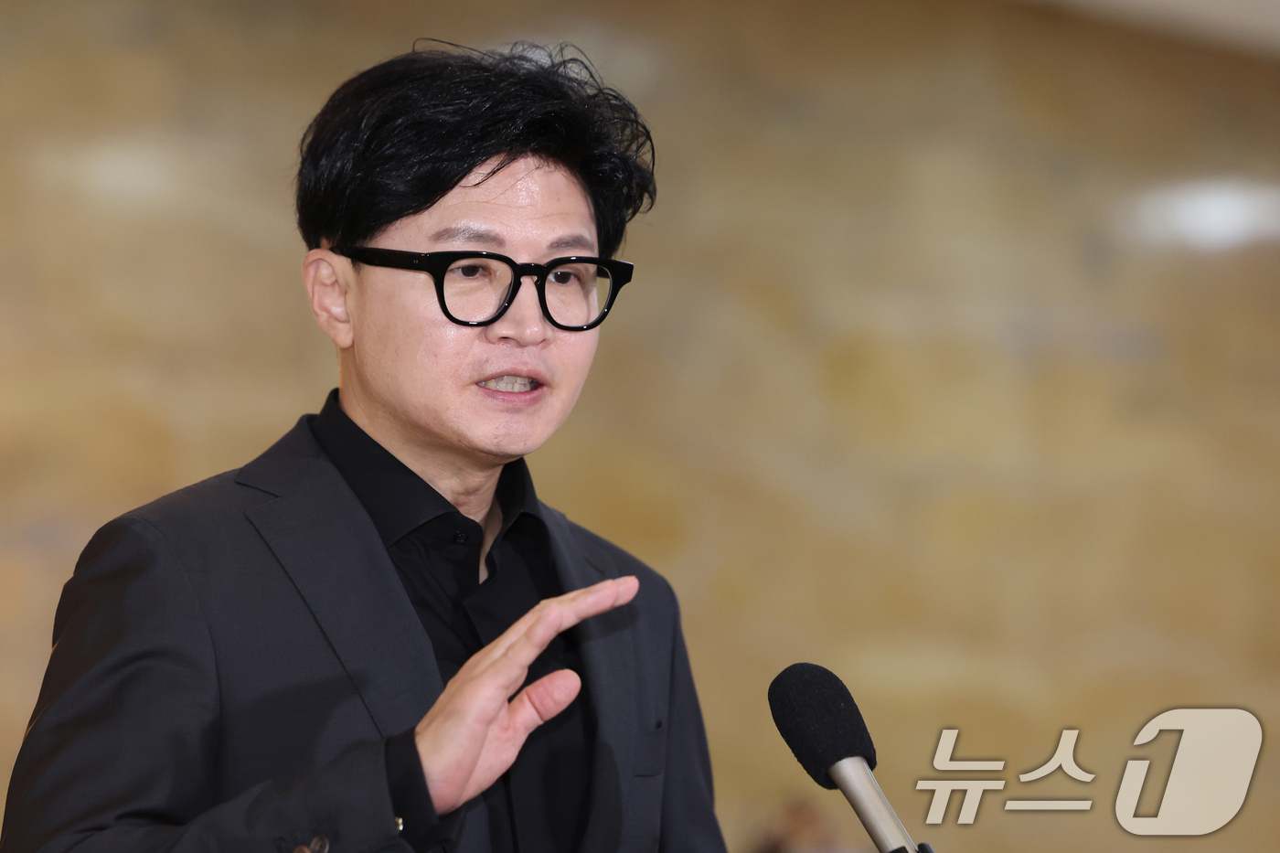 (서울=뉴스1) 황기선 기자 = 한동훈 무소속 의원이 8일 오전 서울 여의도 국회에서 김승원 법무부 장관 후보자 의혹과 관련해 발언을 하고 있다.  2026.9.8/뉴스1
