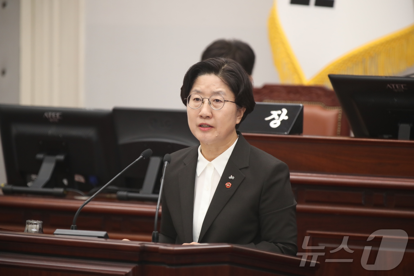 (제주=뉴스1) 오미란 기자 = 고의숙 제주특별자치도교육감이 8일 오전 제454회 제주도의회 제1차 정례회 제5차 본회의(교육행정질문)에서 발언하고 있다.(제주도의회 제공, 재판매 …