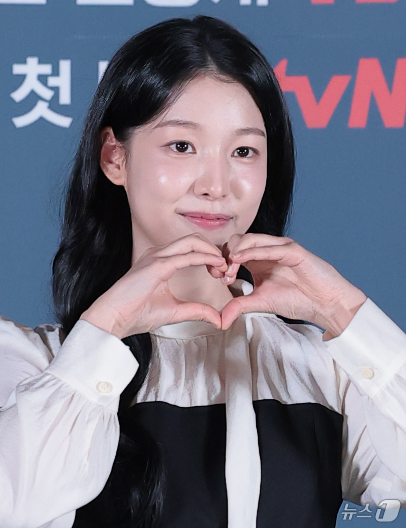 (서울=뉴스1) 권현진 기자 = 배우 백예인이 8일 서울 용산구 CGV 용산아이파크몰에서 열린 티빙 오리지널 ‘로또 1등도 출근합니다’(감독 윤영빈) 제작발표회에 참석해 포즈를 …