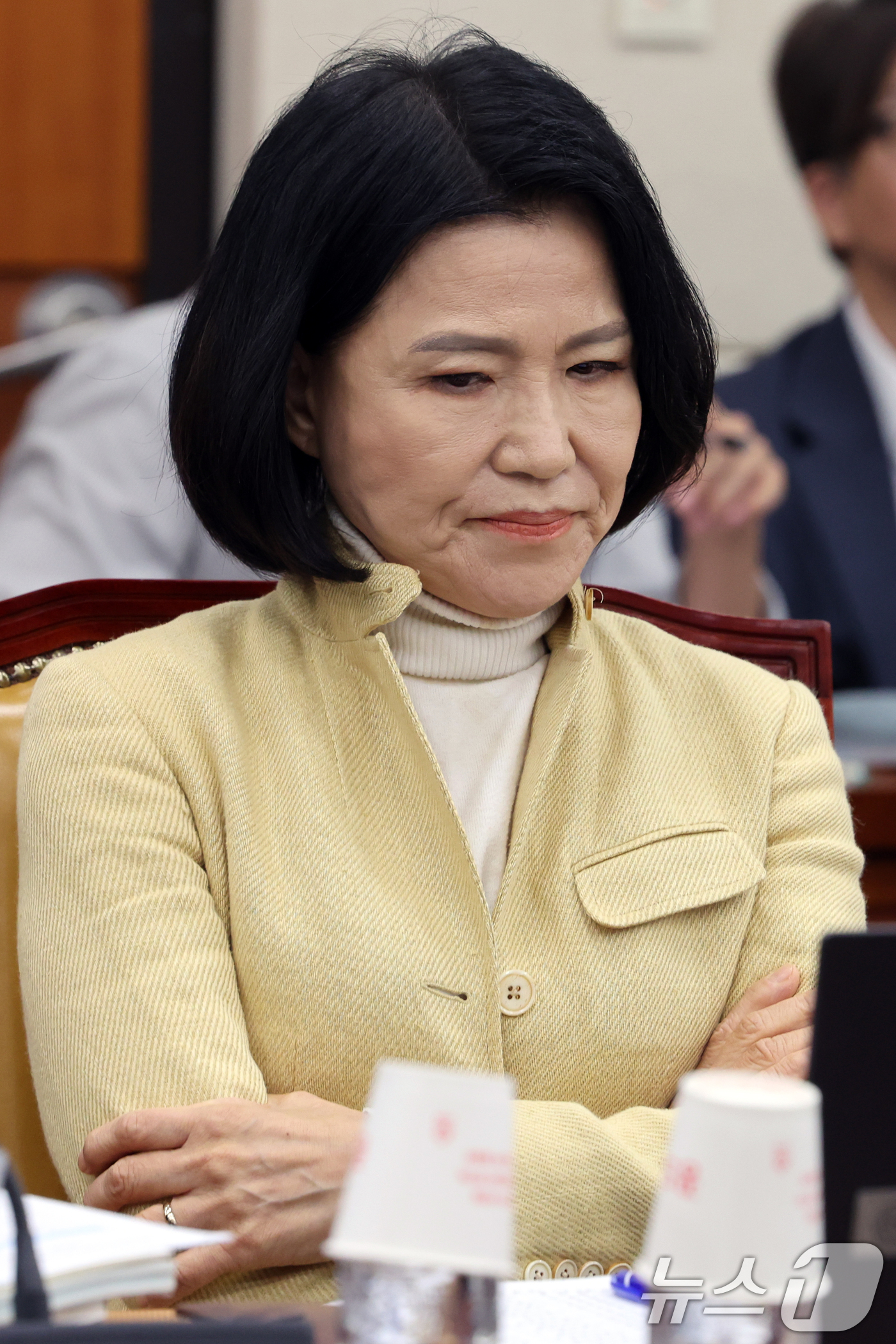 (서울=뉴스1) 황기선 기자 = 이진숙 국민의힘 의원이 8일 서울 여의도 국회에서 열린 과학기술정보방송통신위원회 전체회의에서 생각에 잠겨 있다.  2026.9.8/뉴스1